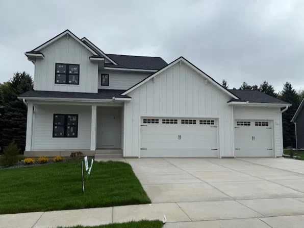 5049 Timber Bluff Drive, Eau Claire, WI 54701