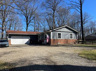 1935 Far View Rd, Akron, OH 44312