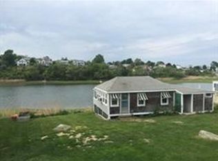 25 Bay Rd, Ipswich, MA 01938