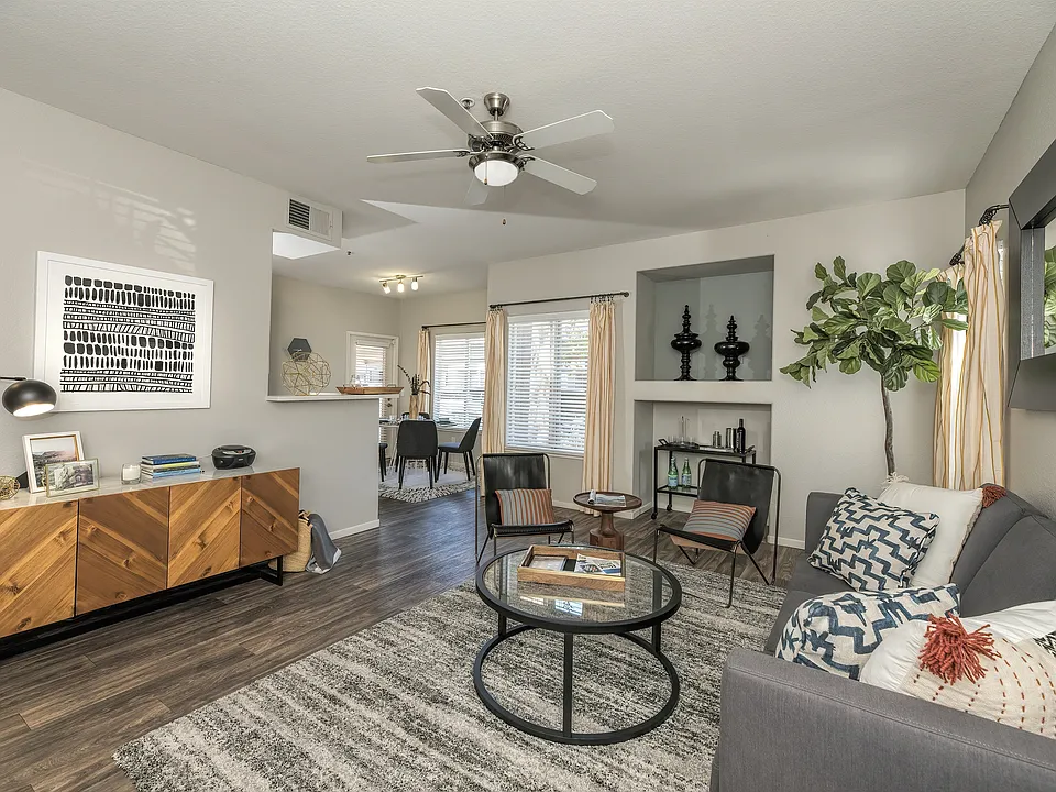 Somerfield at Lakeside Apartments