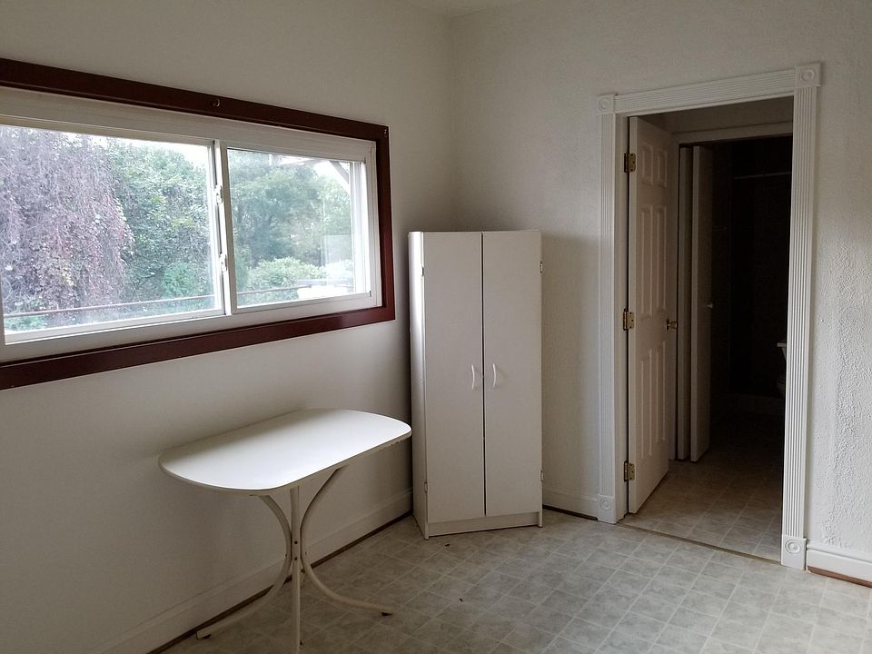Kitchen window above the table