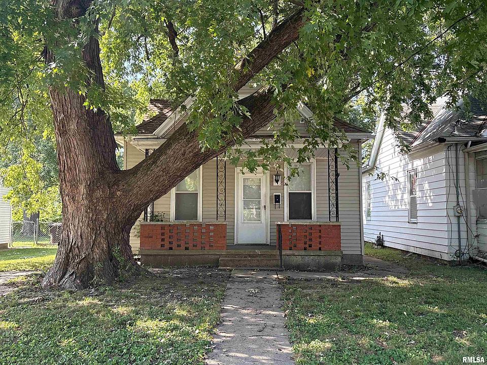 2nd image of 721 Alexander Ave