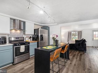 18 S Main St, Dover, PA 17315