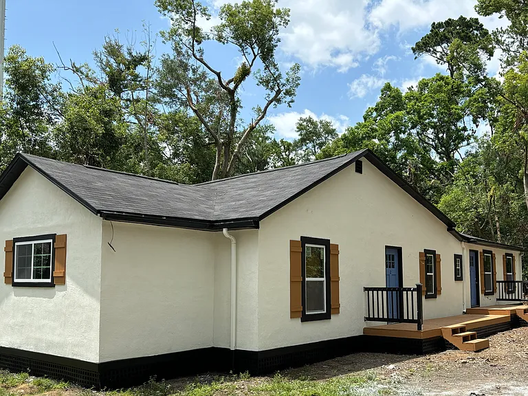 Putnam Dr — Photo 1