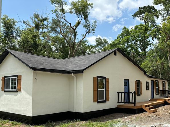 208 Putnam Dr #2