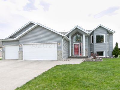 606 Kroshus Dr, Dilworth, MN, 56529