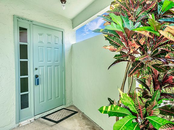4th image of 2594 NW 12th Street