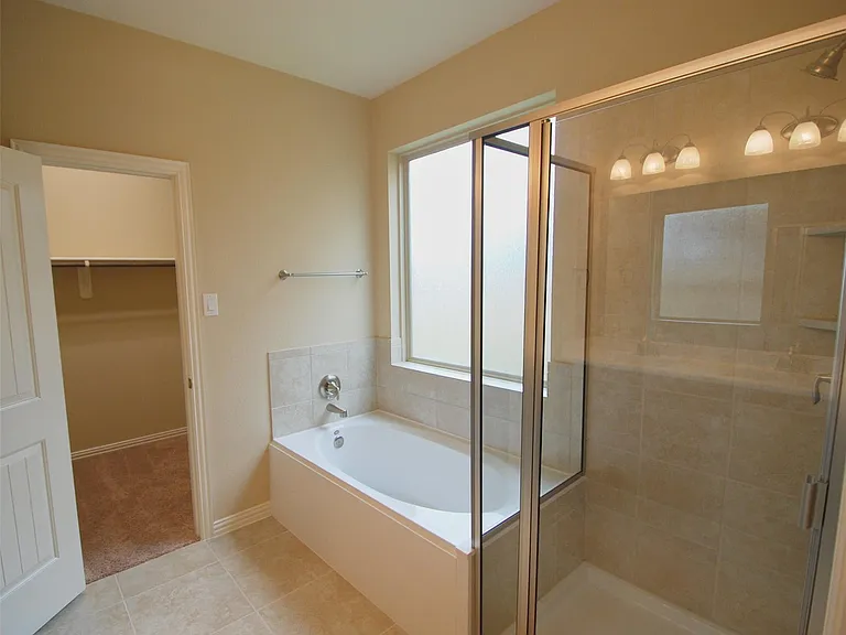 7103 Avalon Bend Cir — Photo 20