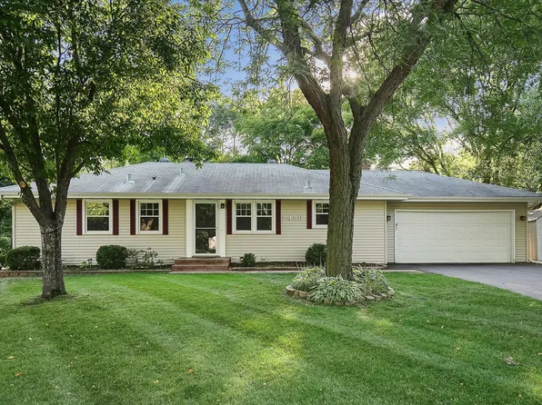 2408 Cedarwood Rdg, Minnetonka, MN 55305