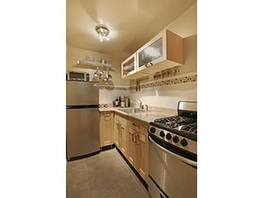 Sold by Corcoran | media 6