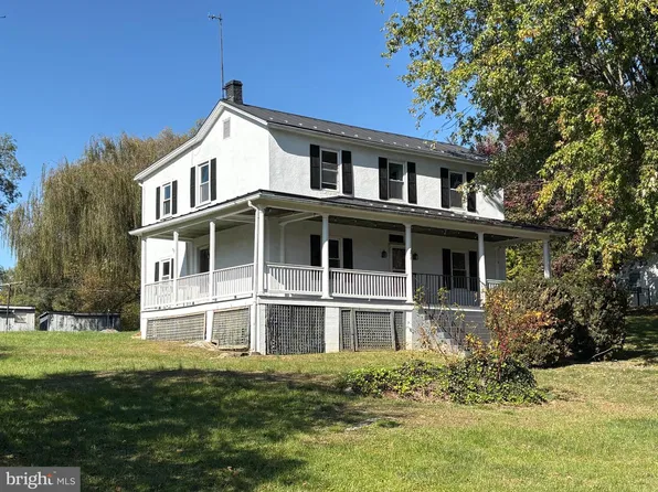 311 N Buckmarsh St, Berryville, VA 22611