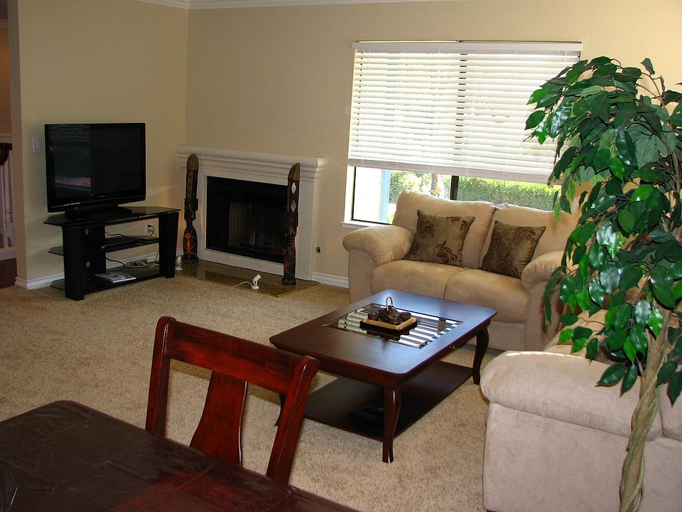 1st image of 2082 Calabazas Blvd