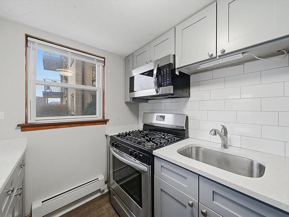 5th image of 7709 W Marwood Ave #3N