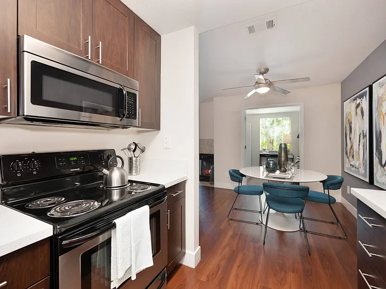 Beringer Kitchen & Dining