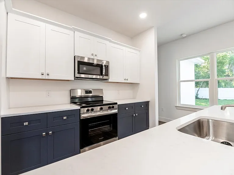 1709 Holly Rd — Photo 23