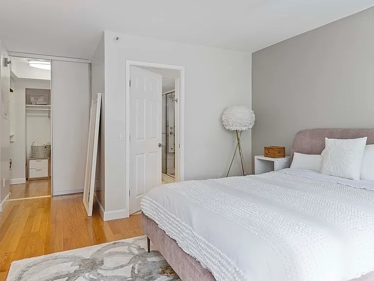 250 Hammond Pond Pkwy #310S — Photo 9