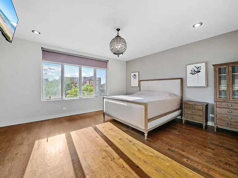 1113 N Ashland Ave #1 — Photo 8