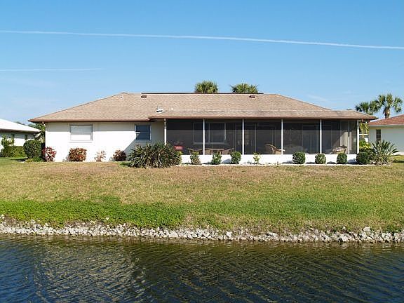 Enjoy dramatic Sunset Views over the lake!