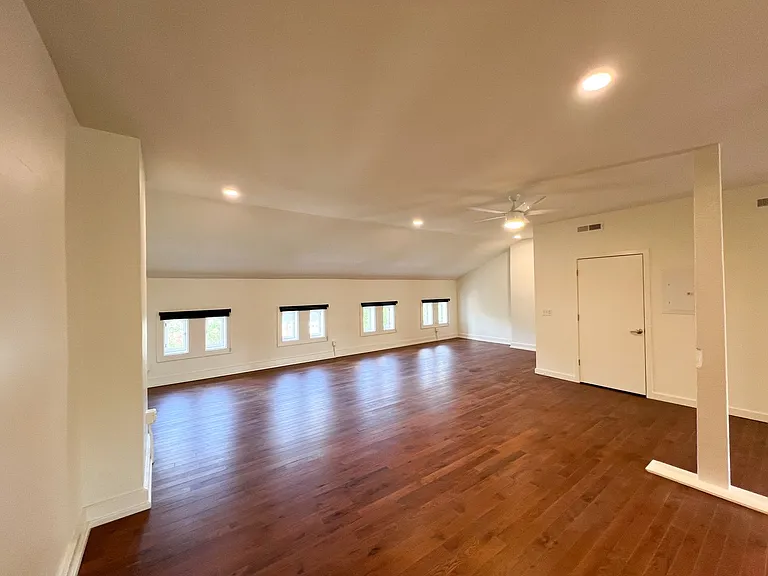 1425 Main Street — Photo 9