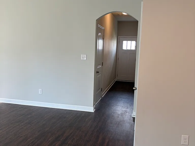 408 Vandemere Ct — Photo 6