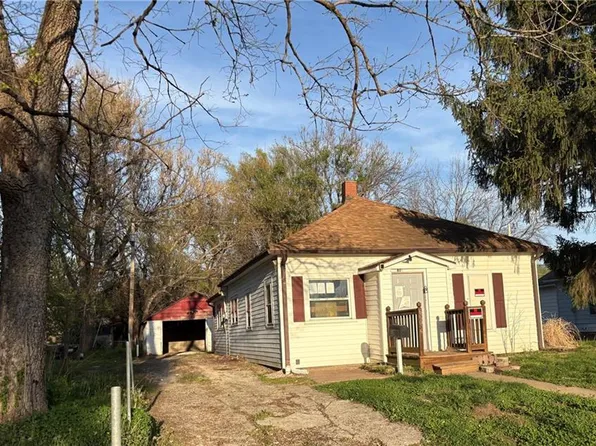 6605 Carnegie St, Saint Joseph, MO 64504