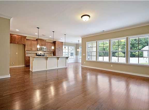 4th image of 204 Silver Cypress Cir #1125
