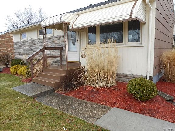3rd image of 101 Claude Dr