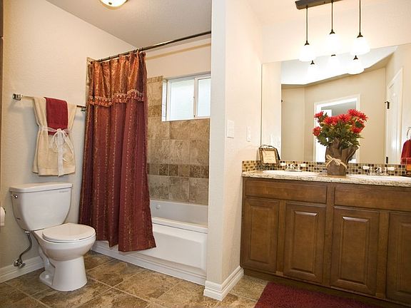 Master Bath with a jetted tub, double sinks with granite countertop!