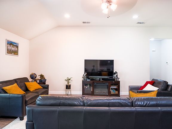 5th image of 2708 Brasher Ln