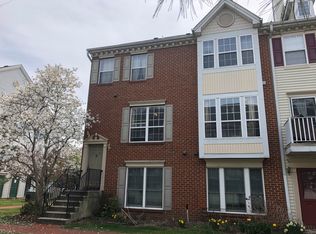 61 Cottonwood St, Jersey City, NJ 07305