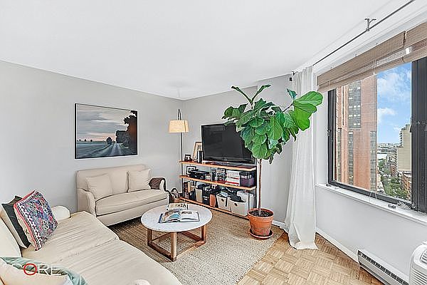 1st image of 1623 3rd Ave APT 6D
