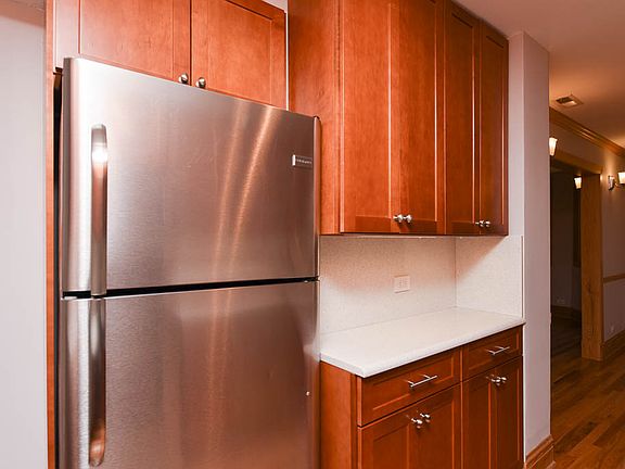 3rd image of 1354 W Carmen Ave Unit H