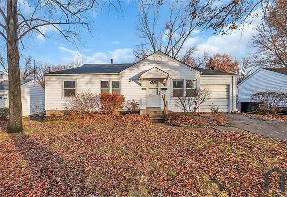 3rd image of 1205 Grenshaw Dr