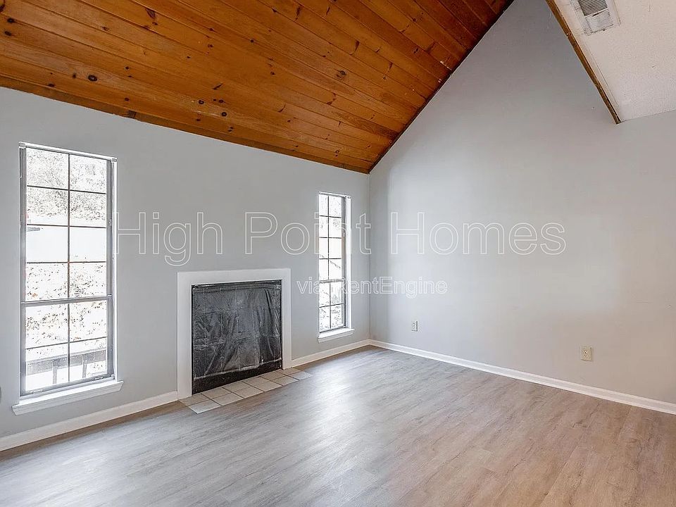 1st image of 3620 Idlewild Cir