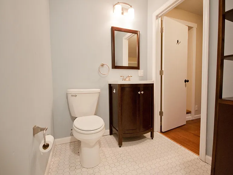 234 E Hamilton Ave — Photo 3