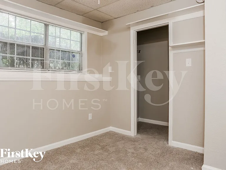 6319 Hillview Ln — Photo 13