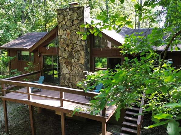 235 Spring Branch Cir, Toccoa, GA 30577