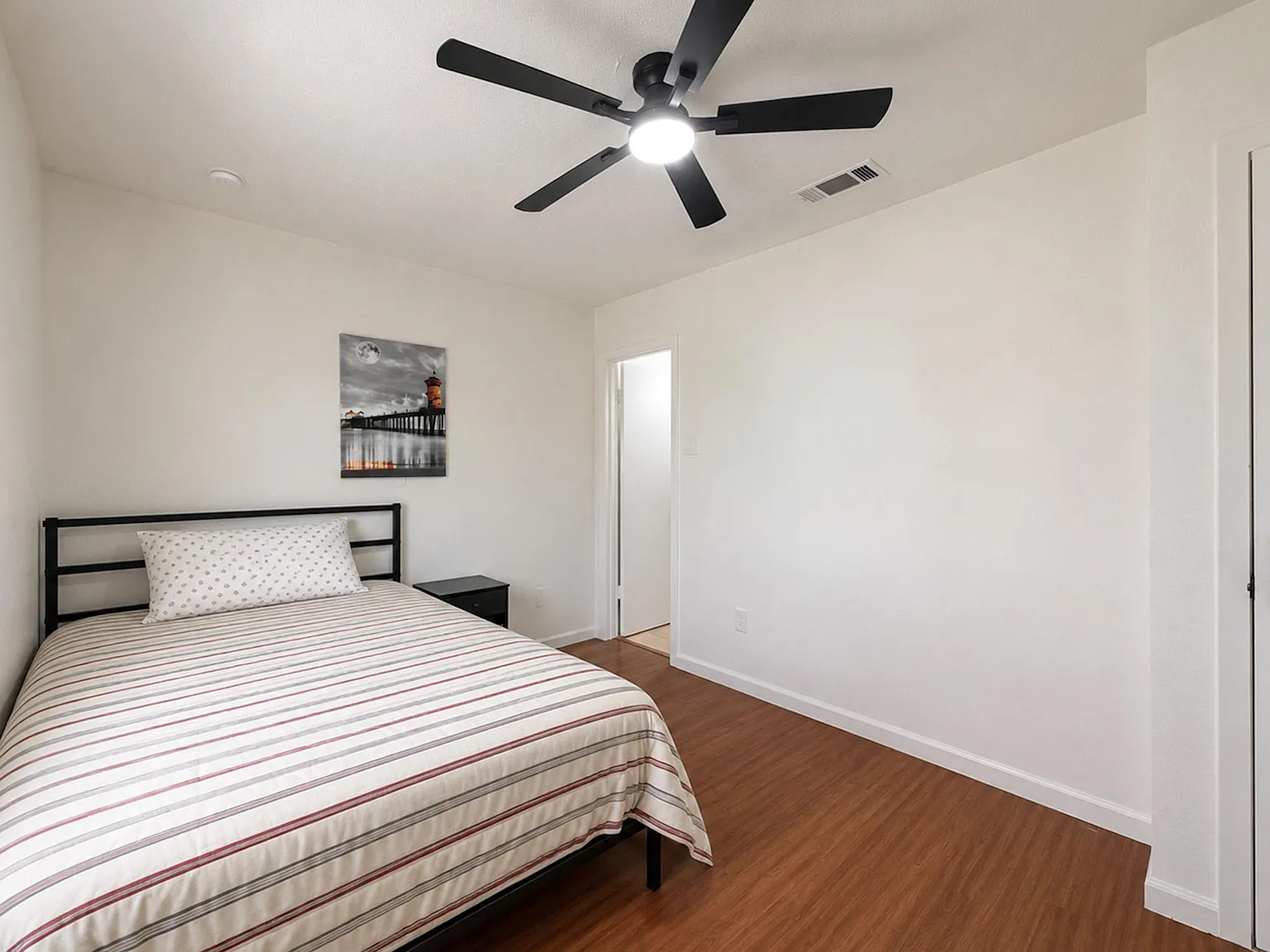 4 bed, 7.0 bath, 3822 sqft, $910 — Photo 1