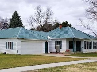 300 Maple St, Dix, NE 69133