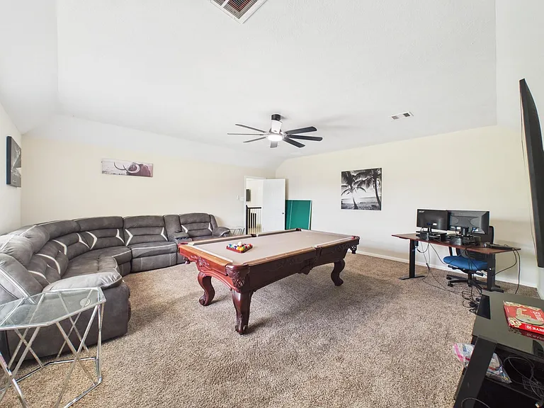 9426 Russeff Field Ln — Photo 32