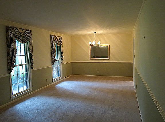 3rd image of 3097 Clairmont Ave
