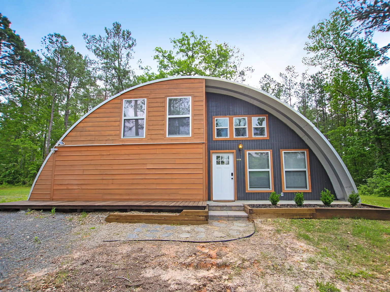588 Lake Vernon Rd — Photo 2