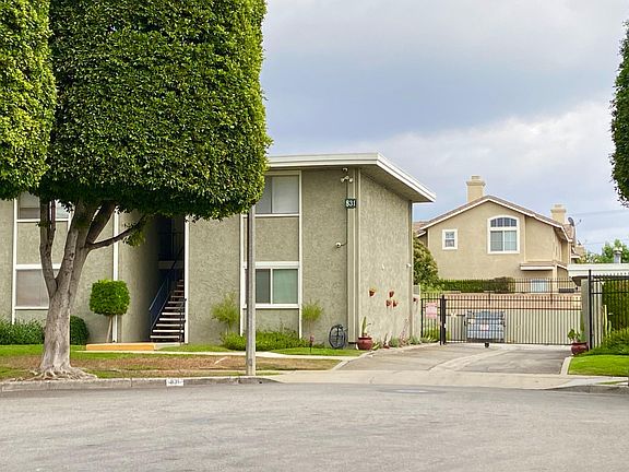 5th image of 811 Claraday St #12