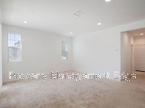 2nd image of 31405 Calle Luna