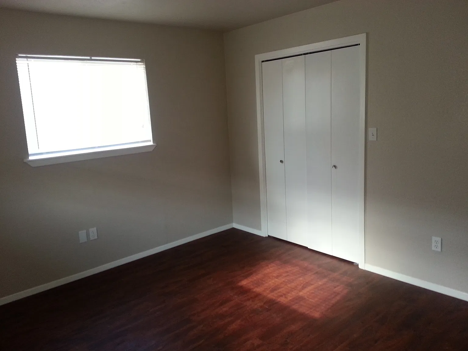 1113 Primrose Avenue — Photo 3