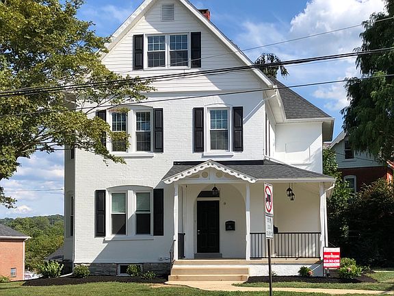 3rd image of 33 Downing Ave