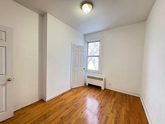 4th image of 215 Lexington Ave #1F