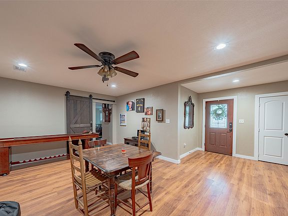 4th image of 603 Mosley Dr
