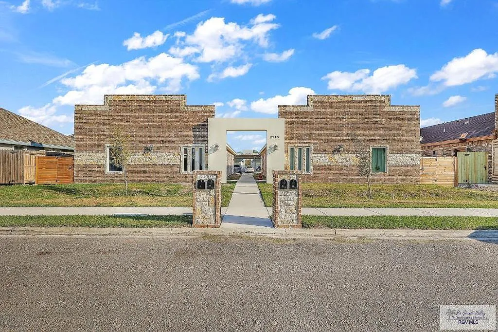 2 bed, 2.0 bath, 945 sqft, $950 — Photo 1