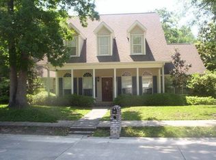 907 Woodglen Dr, Ocean Springs, MS 39564